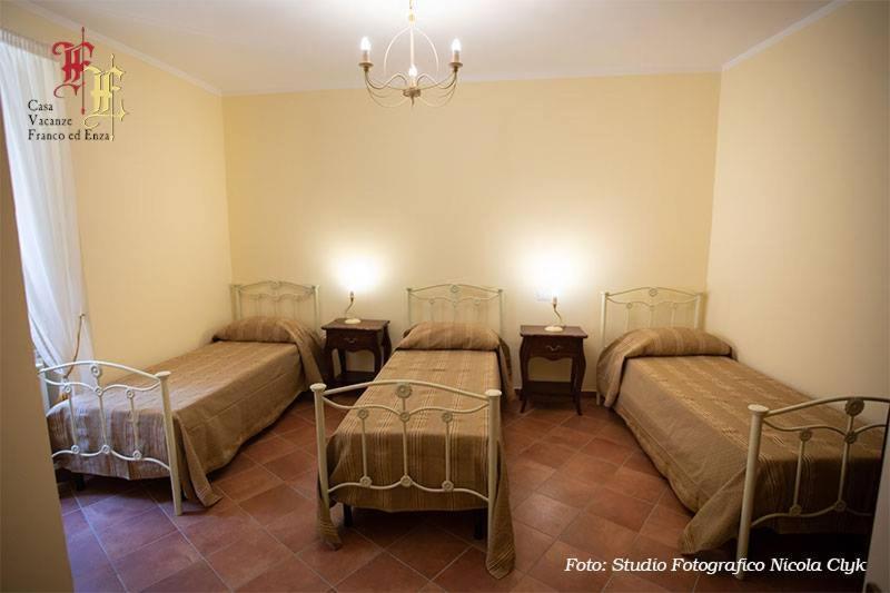 Casa Vacanze - Franco Ed Enza Bed and Breakfast San Gregorio Magno Exteriör bild